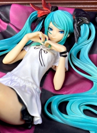 Hatsune Miku Brown Frame World is Mine